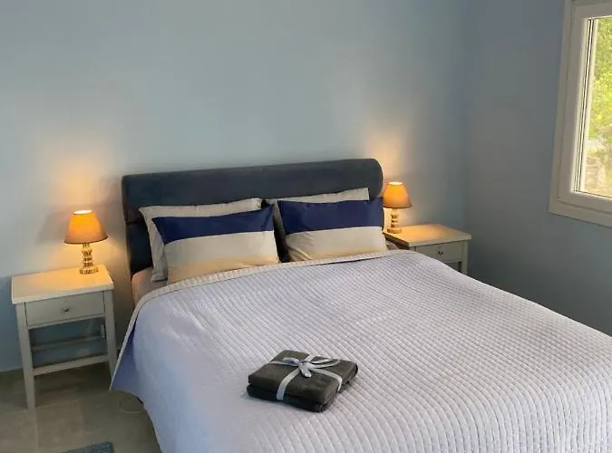 Tranquil Sea View Villa *