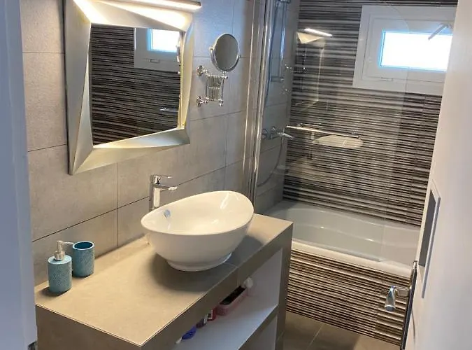 Tranquil Sea View Villa *