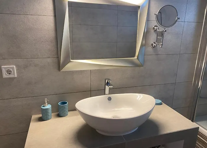 Tranquil Sea View Villa *